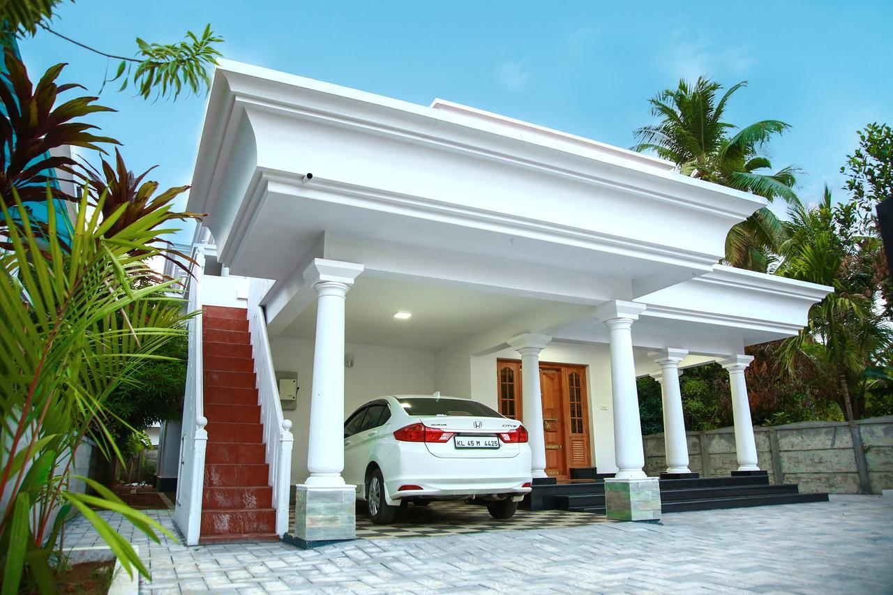 Luxury Villas Of Guruvāyūr エクステリア 写真